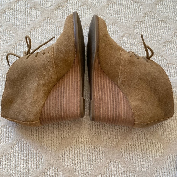 Lucky Brand Yamene Wedge Lace up Ankle Booties Suede Tan Size 6.5M - Picture 5 of 12